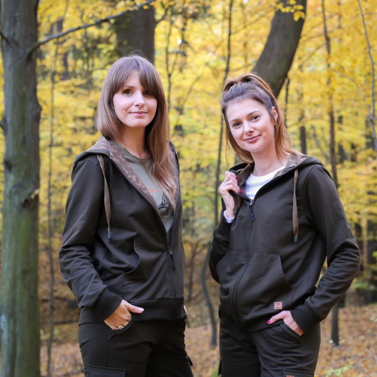 bluza_damska_taurus_olive_2.webp Taurus Bluzy, Bluzy Polarowe | Bluzy Polarowe | Bluza Damska Olive Deer z kapturem TA-072