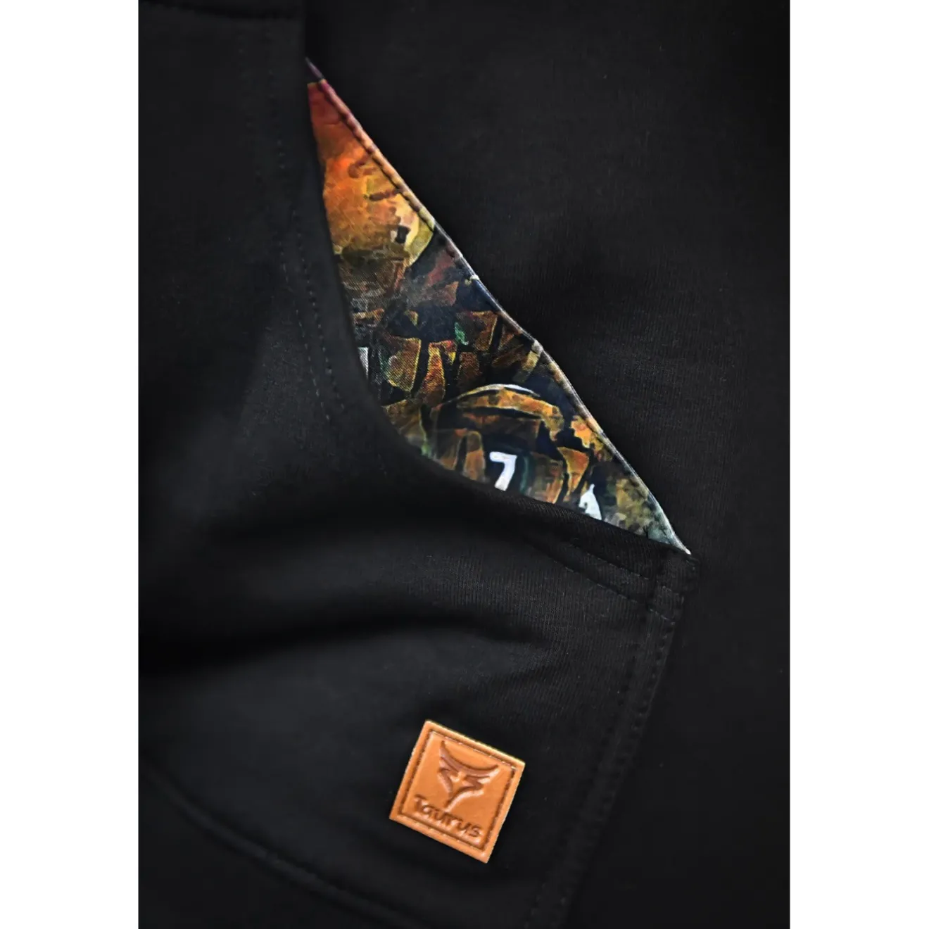 bluza_taurus__black_bird__8-1.webp Taurus Bluzy, Bluzy Polarowe | Bluzy, Bluzy Polarowe | Bluza - Black Bird z kapturem TA-042