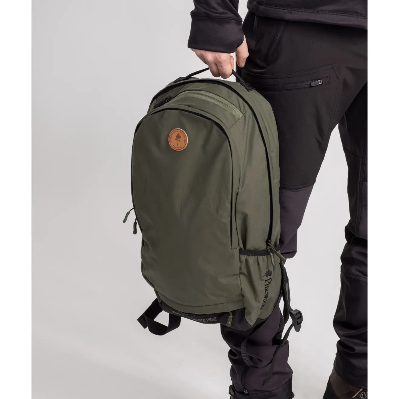 plecak__litry_pinewood_da_1-1.webp Pinewood Plecaki | Torby, Worki , Plecaki Myśliwskie | Plecak 22 litry ® DAY PACK 1913 Mid Green
