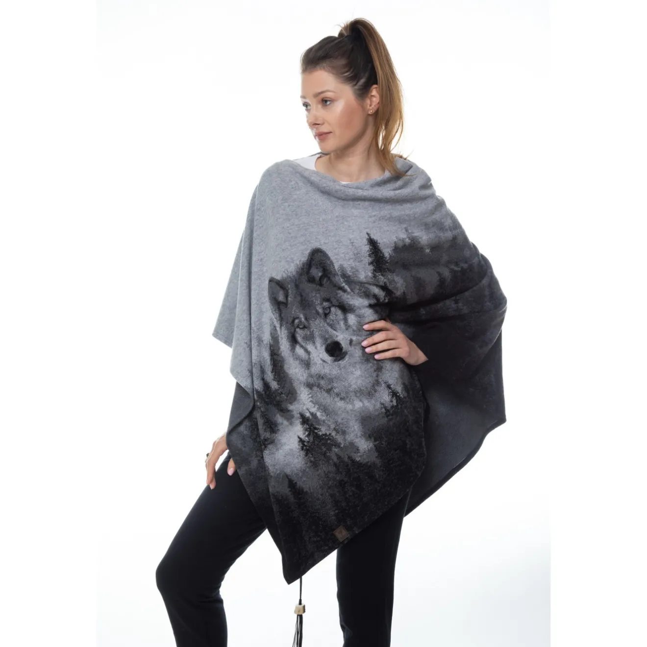 ponczo_wolf_ta_0.webp Damskie Taurus Swetry Damskie | Swetry Myśliwskie | Ponczo WOLF TA-090-01