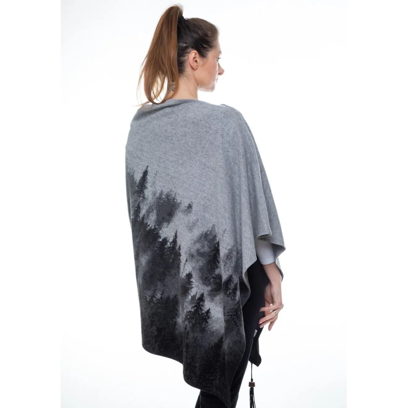 ponczo_wolf_ta_1.webp Damskie Taurus Swetry Damskie | Swetry Myśliwskie | Ponczo WOLF TA-090-01