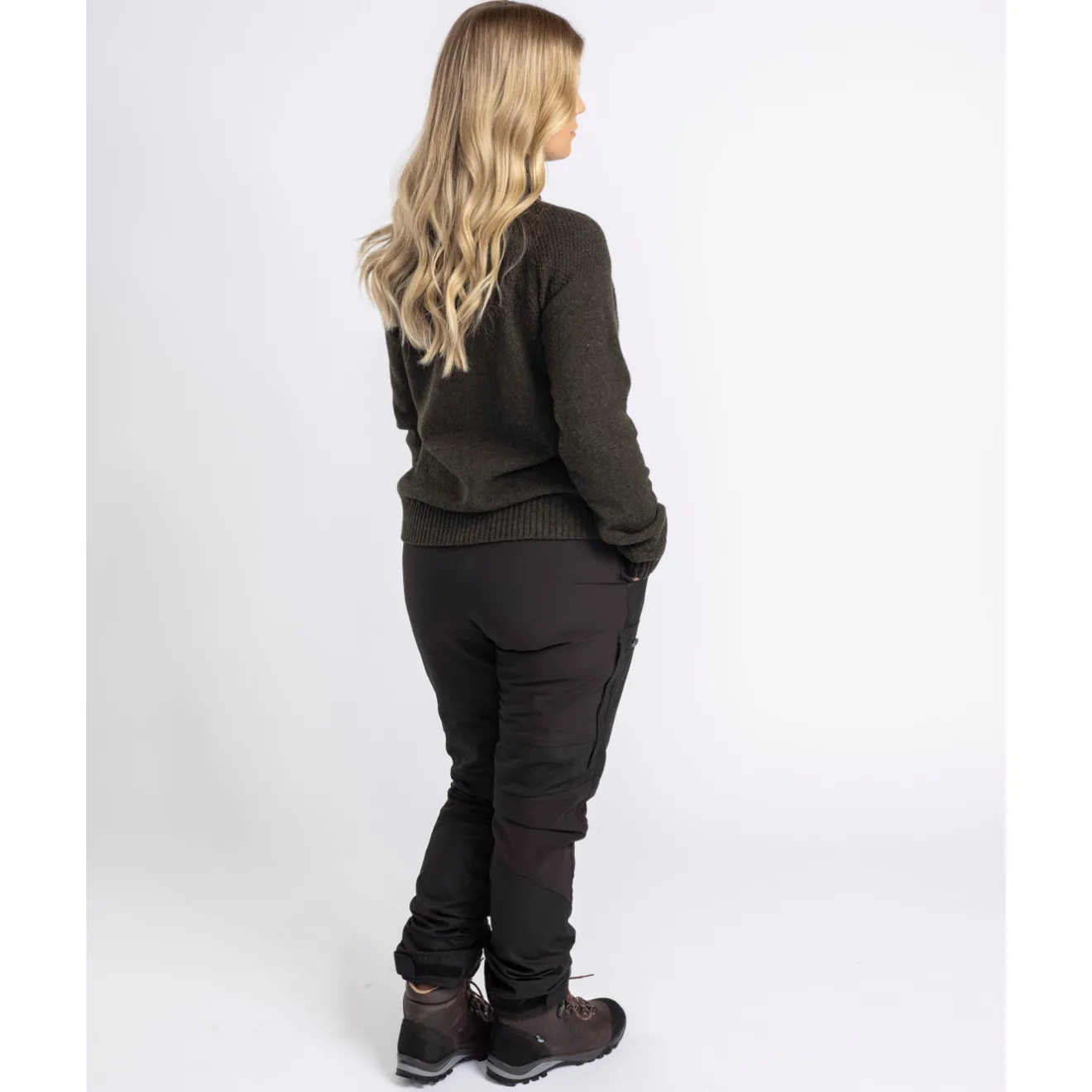 sweter_damski_pinewood_va_6.webp Damskie Pinewood Swetry Damskie | Swetry Myśliwskie | Sweter damski ® Varnamo T-Neck 3106